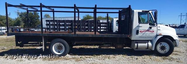 Image of International 4300 equipment image 3