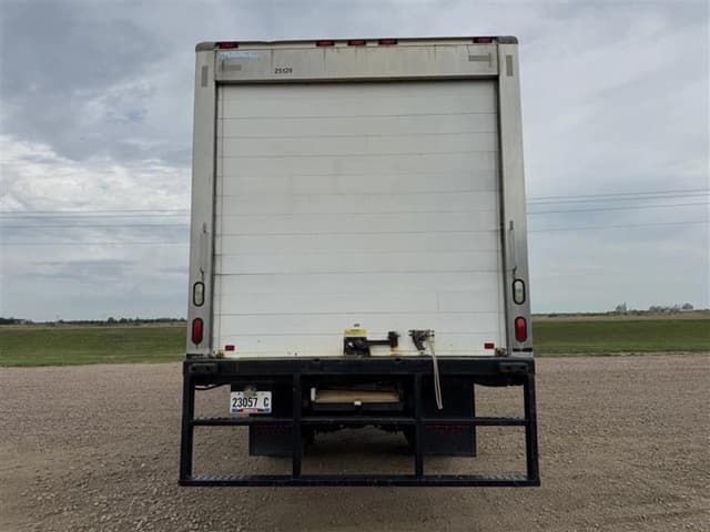 Image of International 4300 equipment image 3