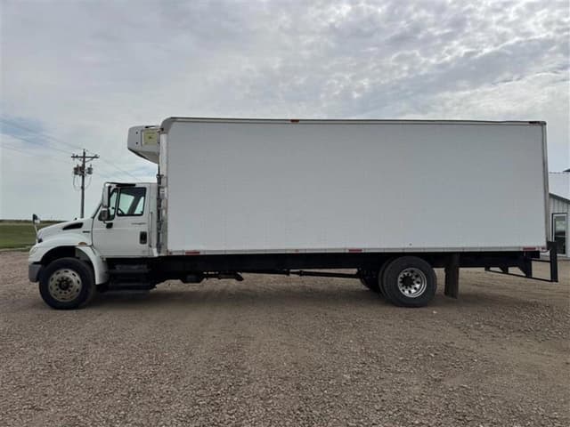 Image of International 4300 equipment image 1