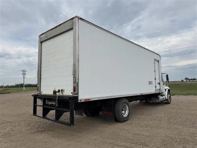 Image of International 4300 equipment image 4