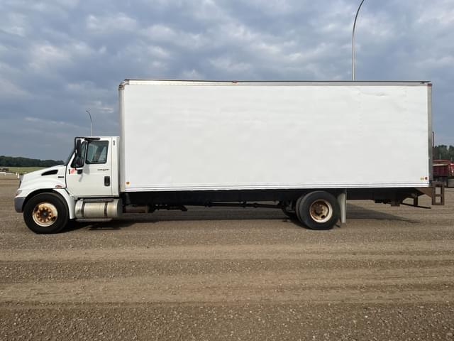 Image of International 4300 equipment image 2