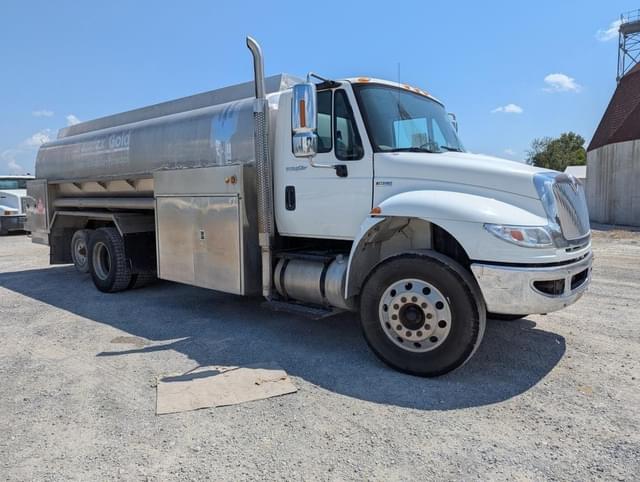 Image of International 4400 equipment image 3