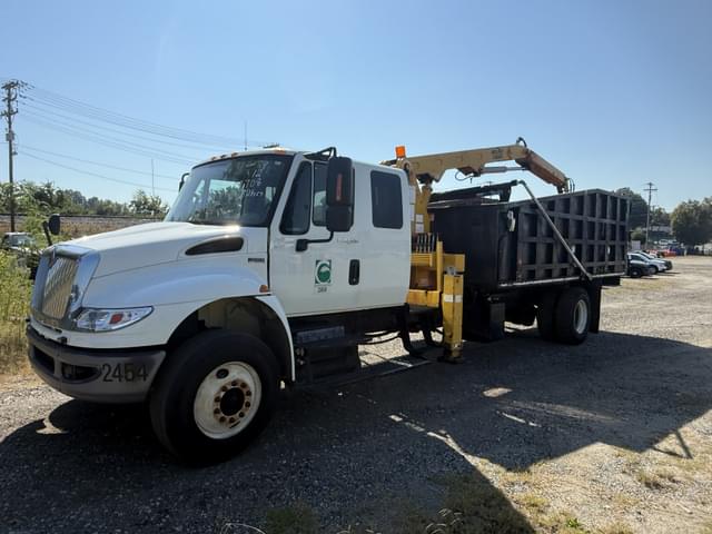 Image of International 4400 equipment image 3