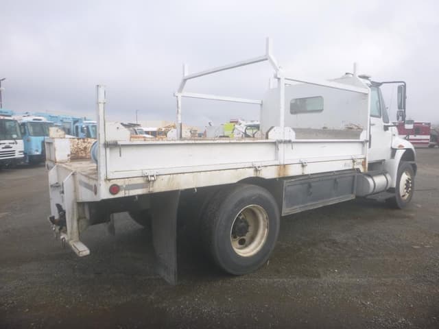 Image of International 4400 equipment image 2