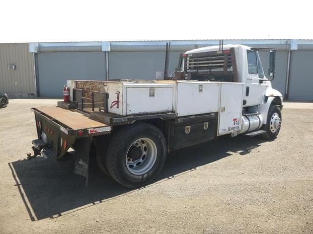 Image of International 4400 equipment image 2