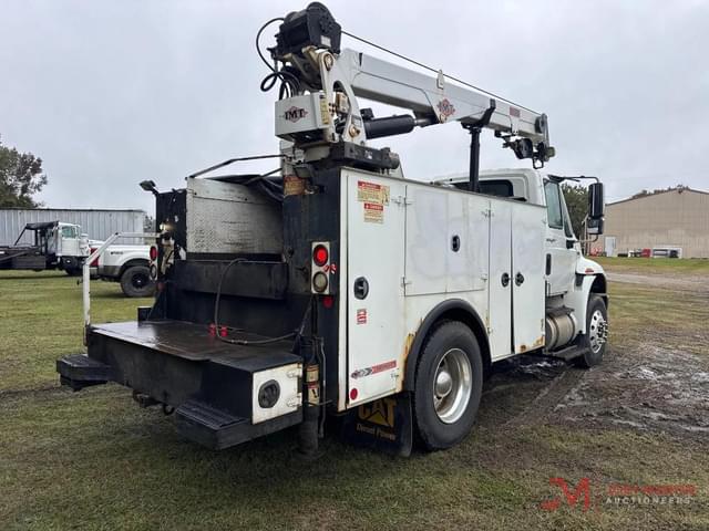 Image of International 4400 equipment image 2