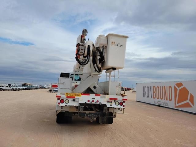 Image of International 7300 equipment image 3