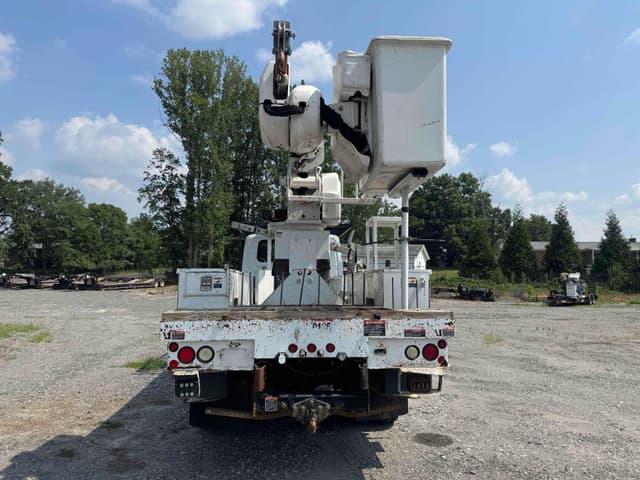 Image of International 7300 equipment image 3