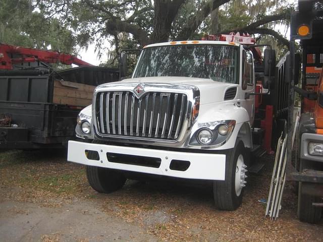Image of International Workstar 7300 equipment image 1