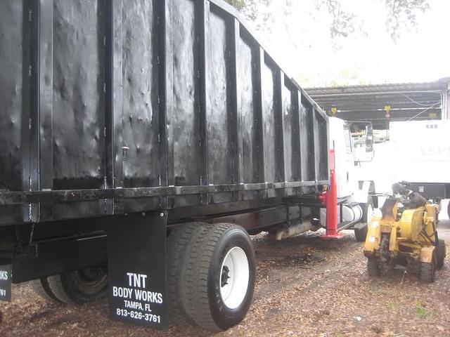 Image of International Workstar 7300 equipment image 2