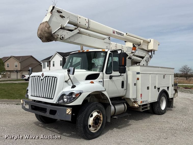 2012 International 7400 Equipment Image0