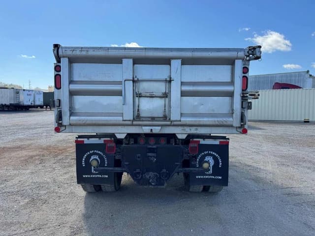 Image of International 7400 equipment image 3