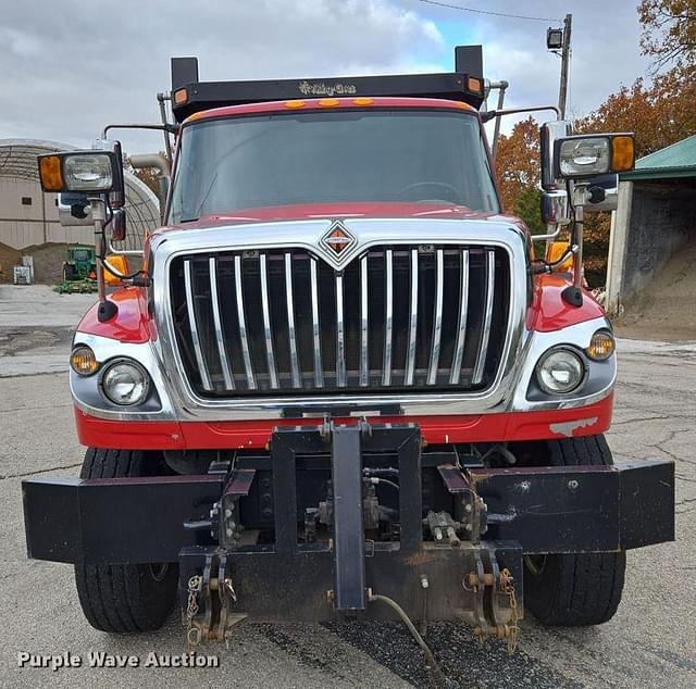 Image of International 7500 equipment image 1