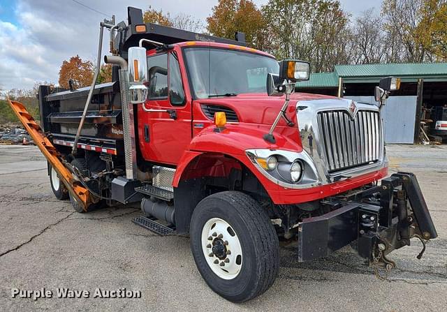 Image of International 7500 equipment image 2