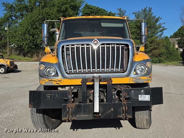 Image of International 7500 equipment image 1