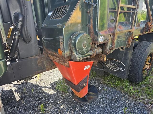 Image of International Workstar 7500 equipment image 4