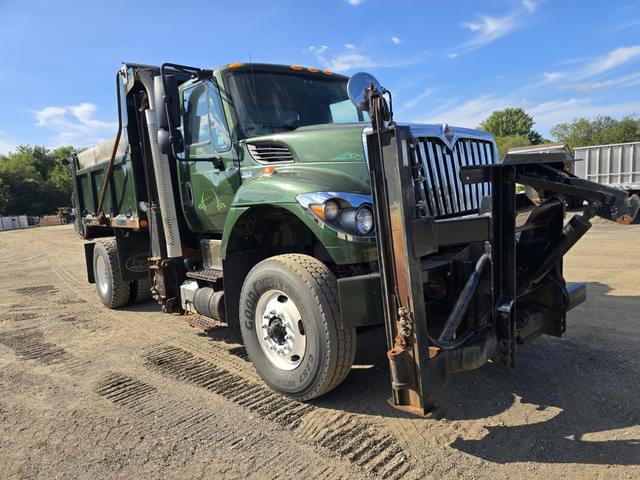 Image of International Workstar 7500 equipment image 2