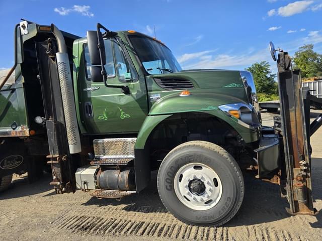 Image of International Workstar 7500 equipment image 3