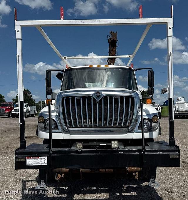 Image of International 7600 equipment image 1