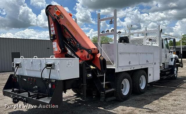 Image of International 7600 equipment image 4