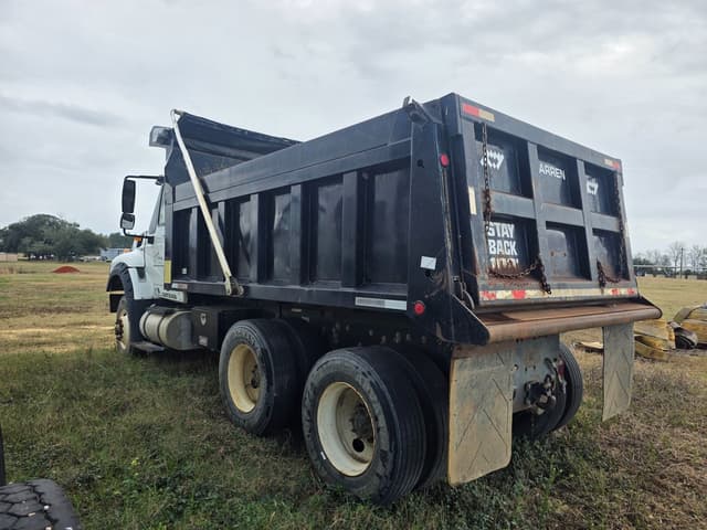 Image of International 7600 equipment image 3