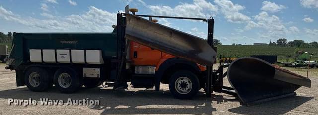 Image of International 7600 equipment image 3