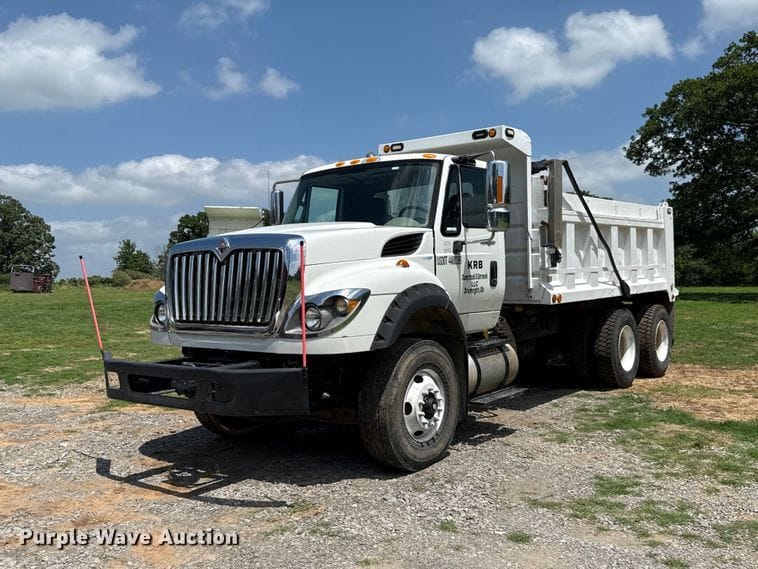 2012 International 7600 Equipment Image0