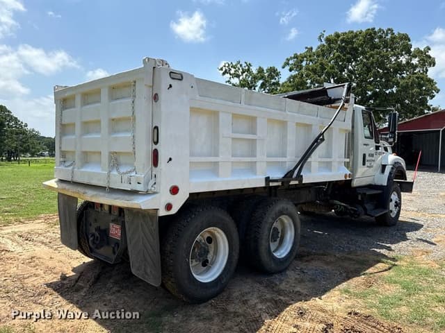 Image of International 7600 equipment image 4