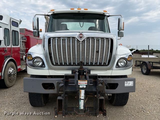 Image of International 7600 equipment image 1