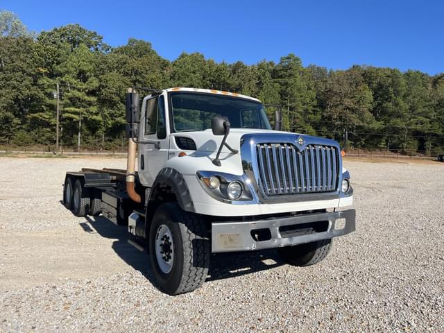 Image of International 7600 equipment image 3