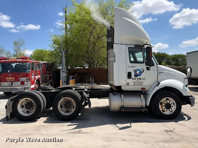 Image of International 8600 equipment image 3