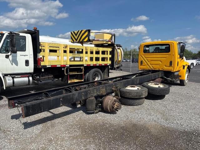 Image of International 4300 equipment image 1