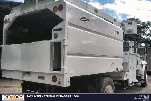 Image of International Durastar 4300 equipment image 2