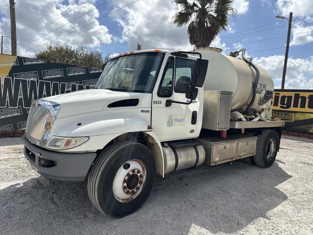 2012 International Durastar 4300 Equipment Image0