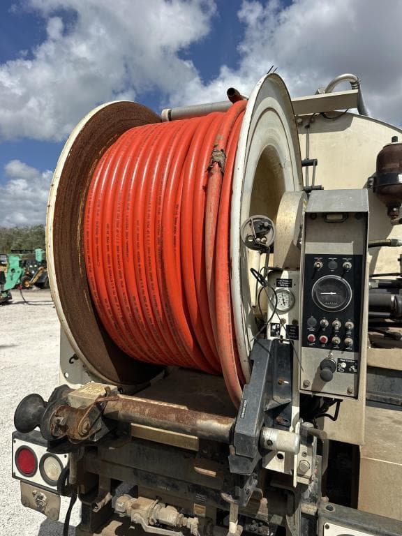 Image of International Durastar 4300 equipment image 2