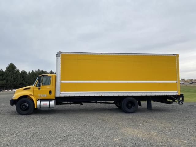 Image of International Durastar 4300 equipment image 1