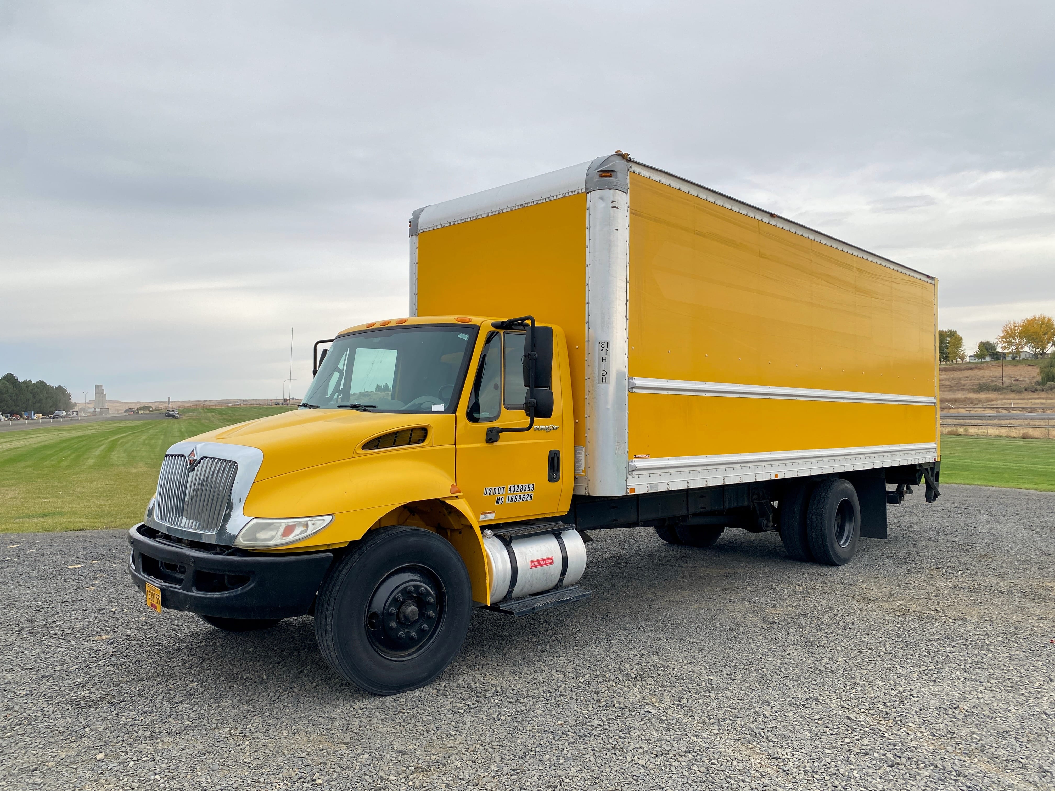 2012 International Durastar 4300 Equipment Image0