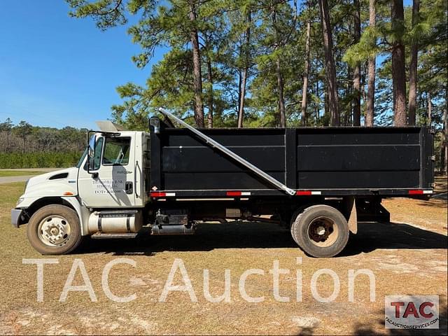 Image of International Durastar 4300 equipment image 4