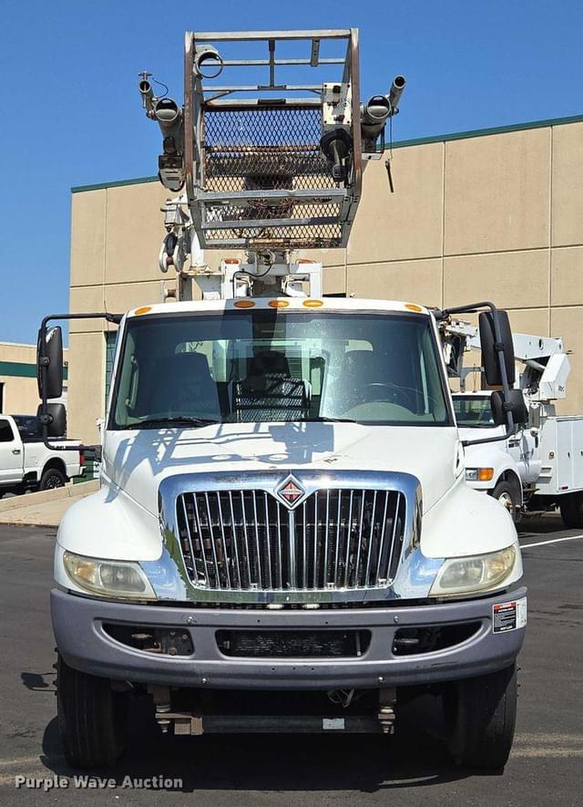 Image of International Durastar 4300 equipment image 1