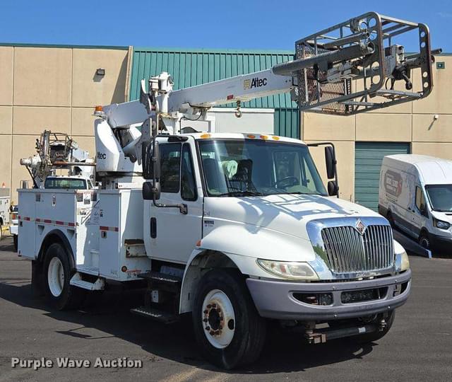 Image of International Durastar 4300 equipment image 2