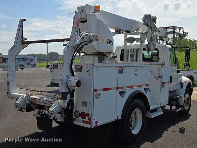 Image of International Durastar 4300 equipment image 4