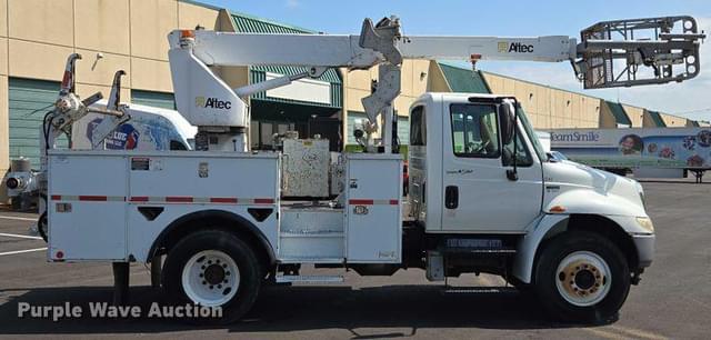 Image of International Durastar 4300 equipment image 3