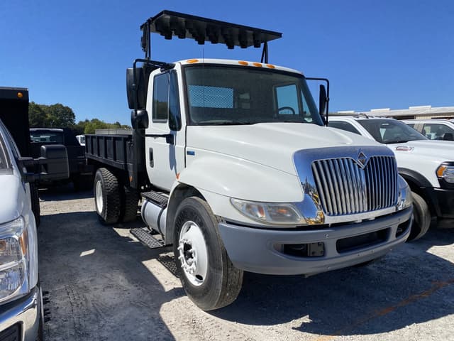 Image of International Durastar 4300 equipment image 3