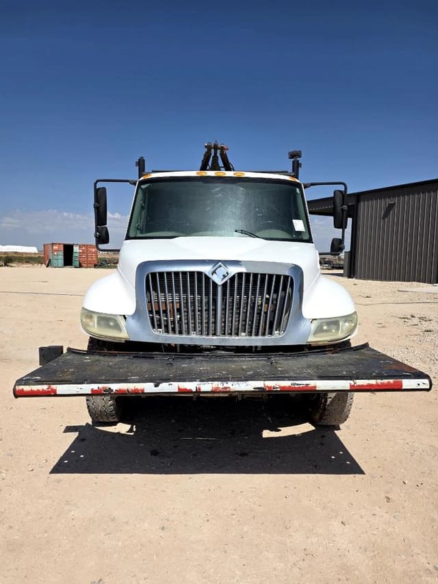 Image of International Durastar 4300 equipment image 2