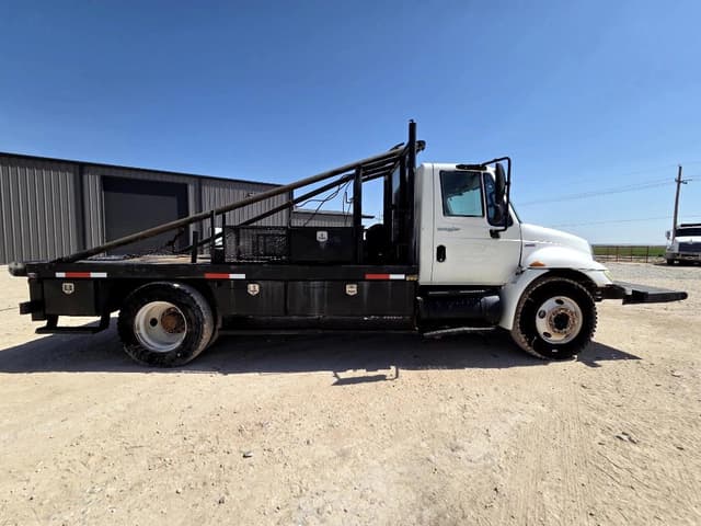 Image of International Durastar 4300 equipment image 4
