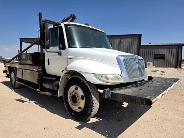 Image of International Durastar 4300 equipment image 3