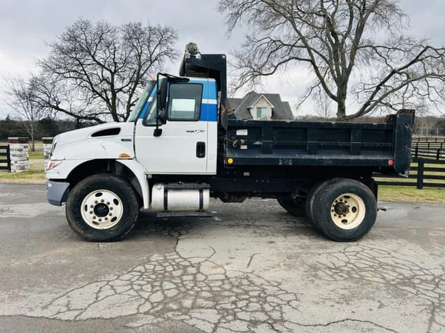 Image of International Durastar 4300 equipment image 1