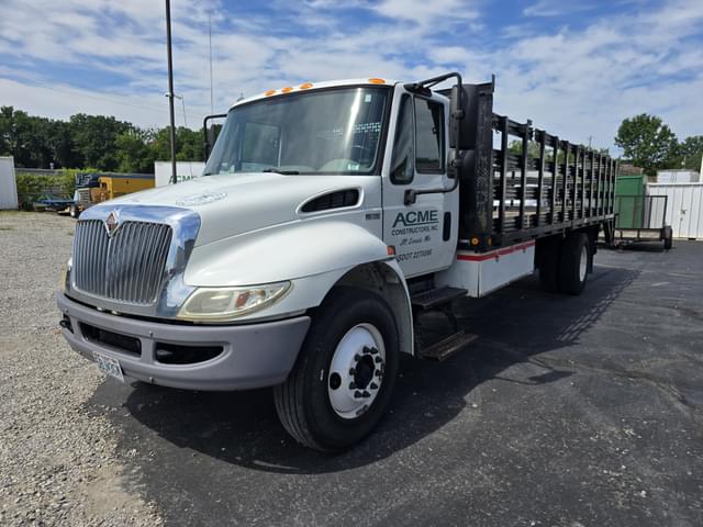 Image of International Durastar 4300 equipment image 1