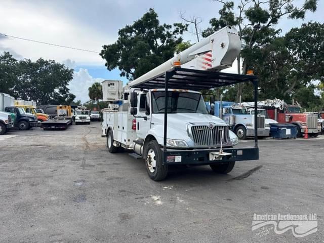 Image of International Durastar 4300 equipment image 1