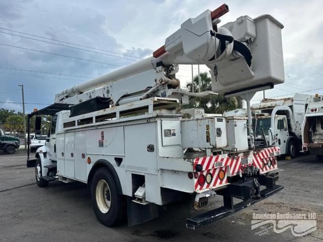Image of International Durastar 4300 equipment image 3
